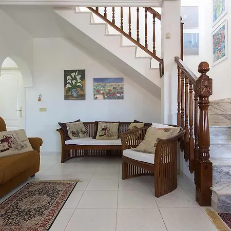 Villa Ch Cervantes *